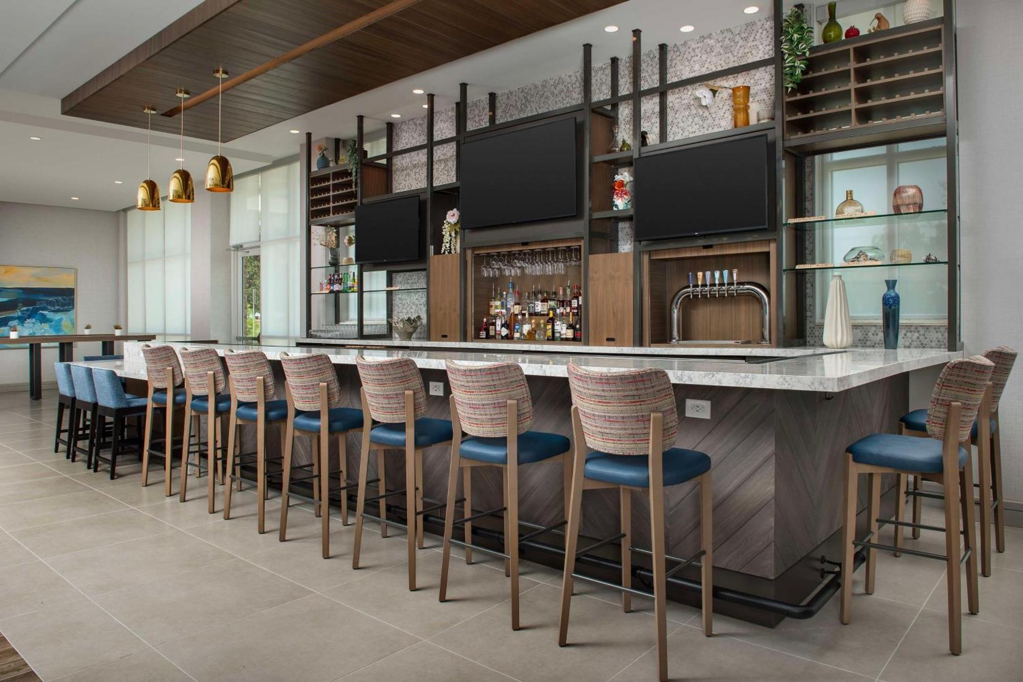 Hilton Garden Inn Pensacola Downtown 外观 照片